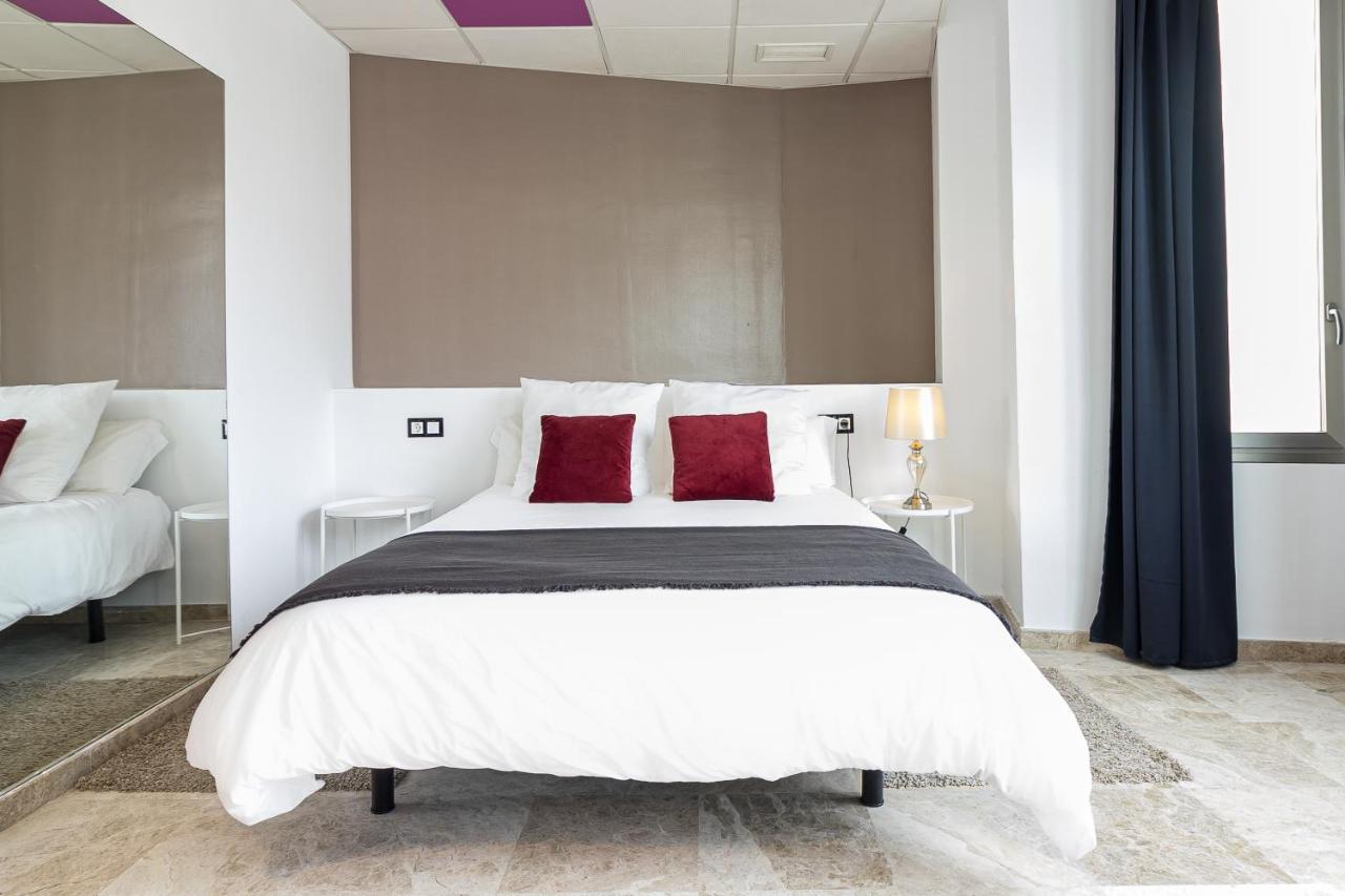 Saenz Suites Gallery By Bossh! Apartments Malaga Exterior photo