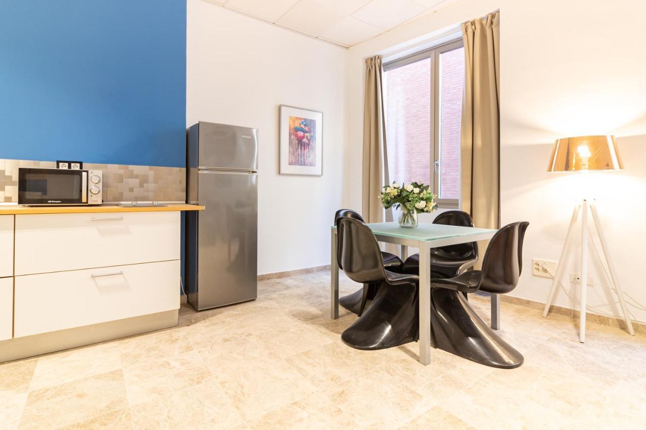 Saenz Suites Gallery By Bossh! Apartments Malaga Exterior photo