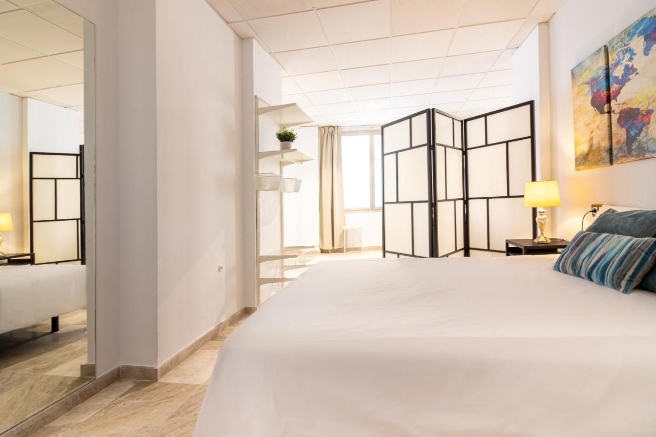 Saenz Suites Gallery By Bossh! Apartments Malaga Exterior photo
