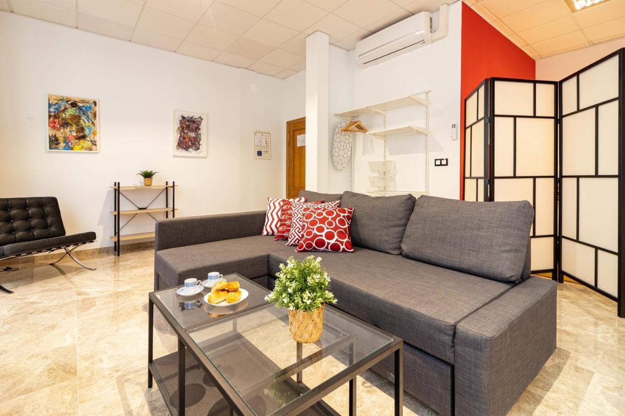 Saenz Suites Gallery By Bossh! Apartments Malaga Exterior photo