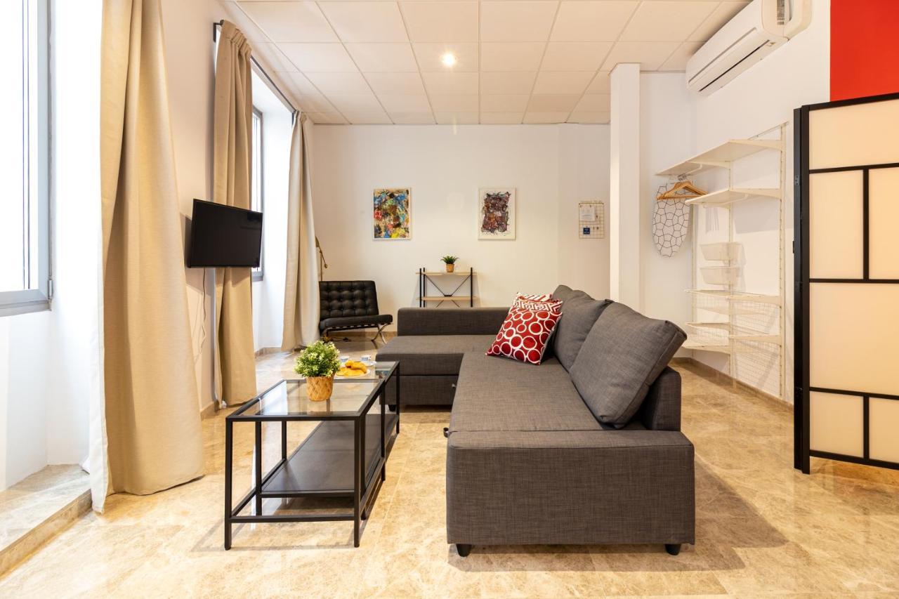 Saenz Suites Gallery By Bossh! Apartments Malaga Exterior photo