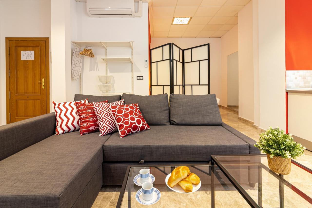 Saenz Suites Gallery By Bossh! Apartments Malaga Exterior photo