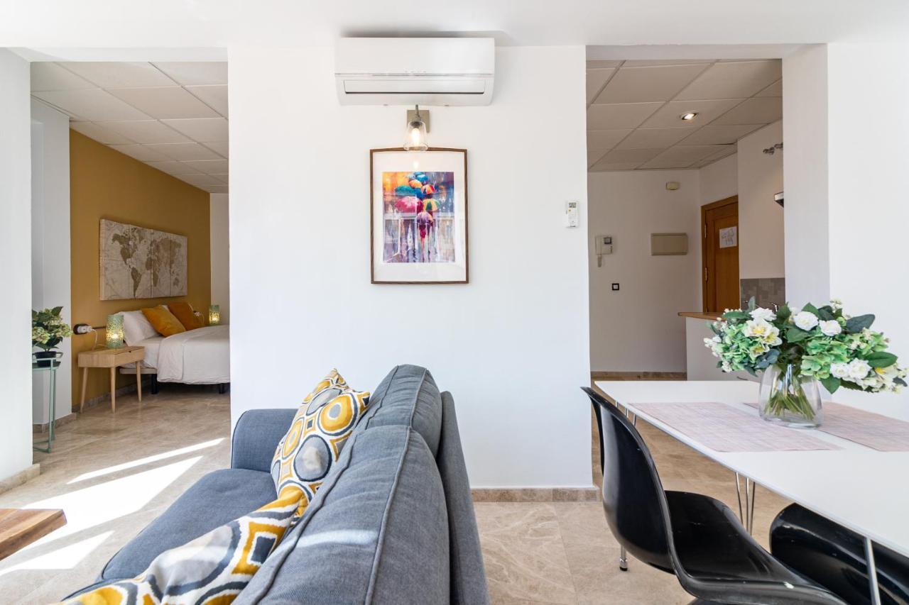 Saenz Suites Gallery By Bossh! Apartments Malaga Exterior photo