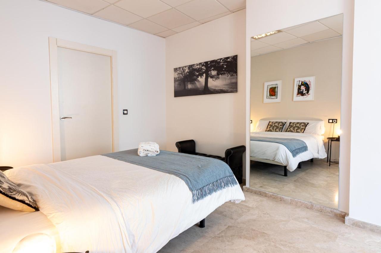 Saenz Suites Gallery By Bossh! Apartments Malaga Exterior photo