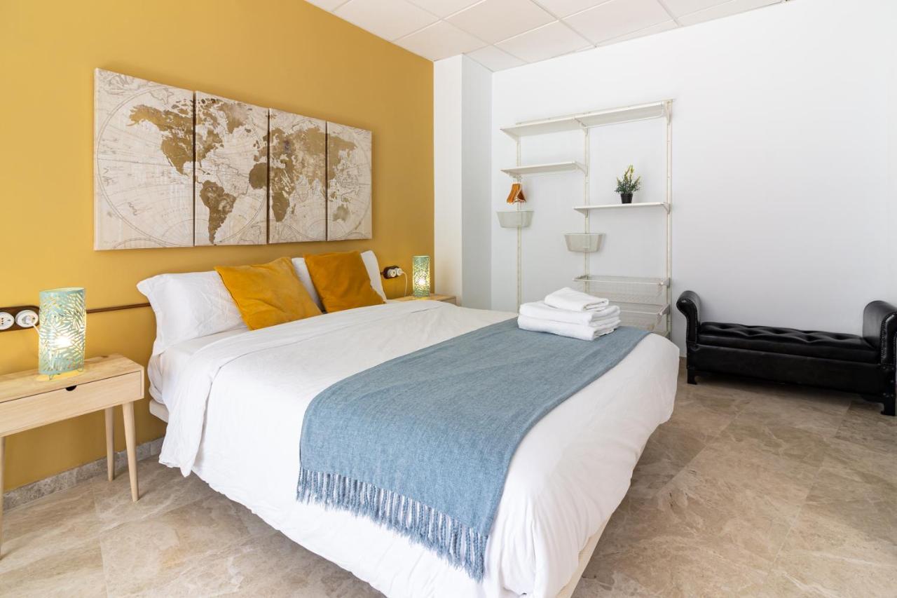 Saenz Suites Gallery By Bossh! Apartments Malaga Exterior photo